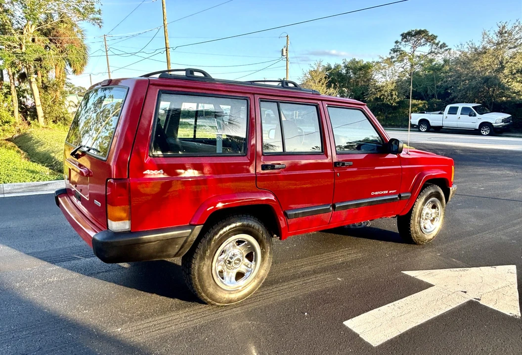 2000 Jeep XJ Cherokee - Image 11 of 31
