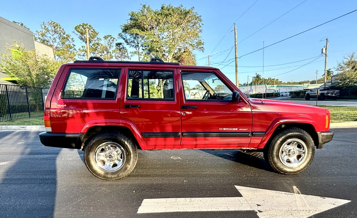 2000 Jeep XJ Cherokee - Image 12 of 31