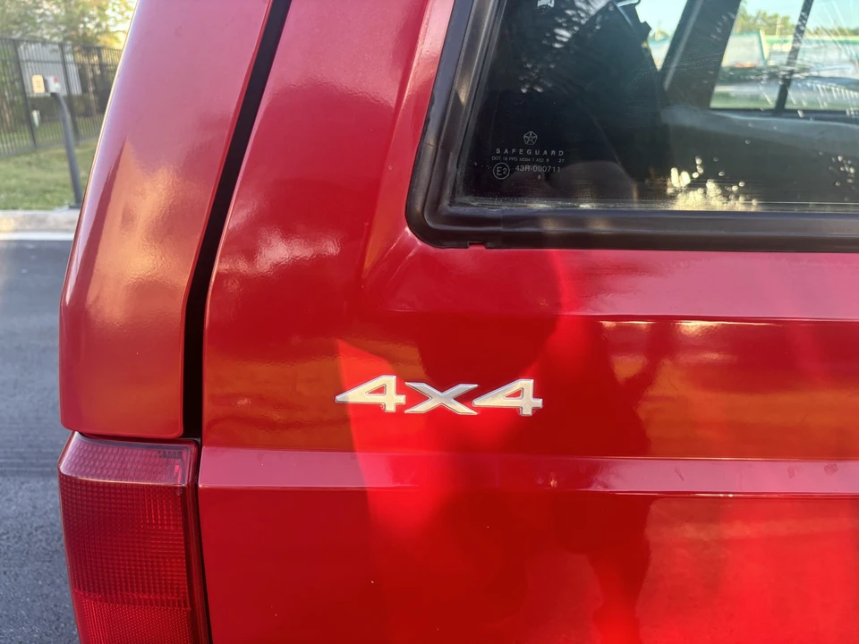 2000 Jeep XJ Cherokee - Image 23 of 31