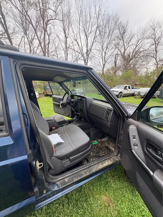 2000 Jeep XJ Cherokee - Image 8 of 11