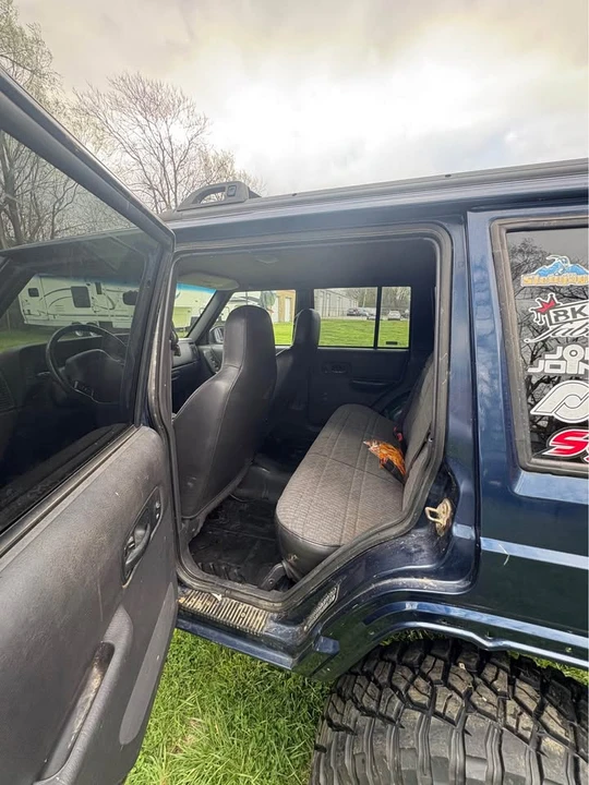 2000 Jeep XJ Cherokee - Image 9 of 11