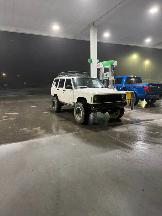 2000 Jeep XJ Cherokee - Image 3 of 7