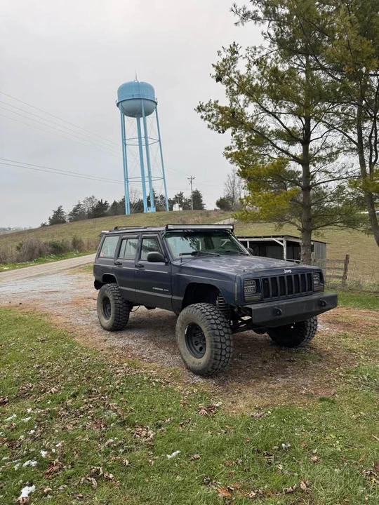 2000 Jeep XJ Cherokee - Image 2 of 5