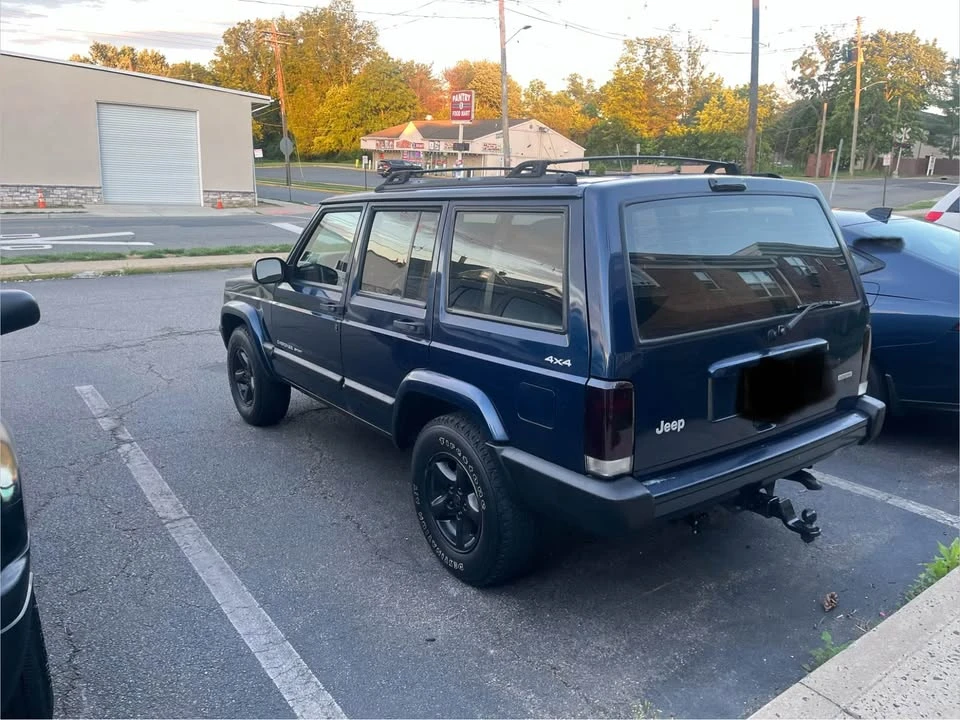 2000 Jeep XJ Cherokee - Image 2 of 3