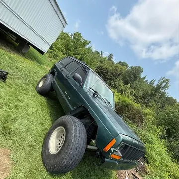 2000 Jeep Cherokee Sport 4D