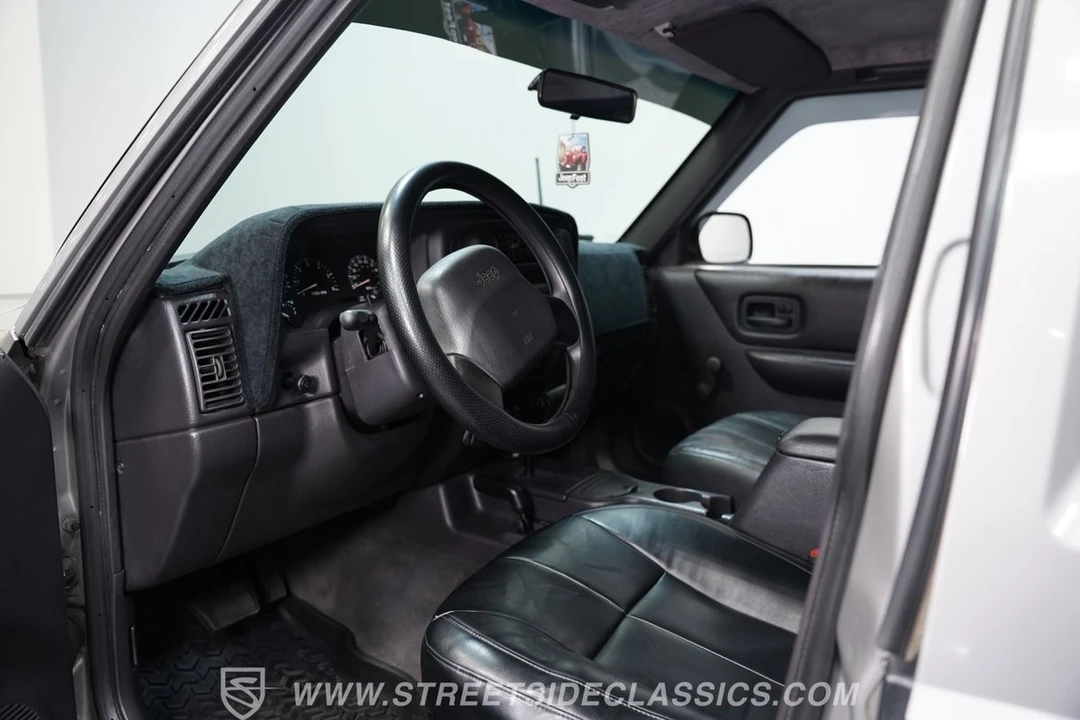 2000 Jeep XJ Cherokee - Image 5 of 12