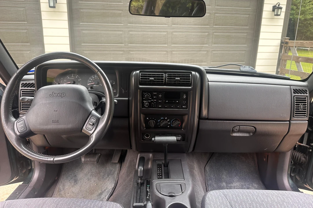 2000 Jeep XJ Cherokee - Image 19 of 31