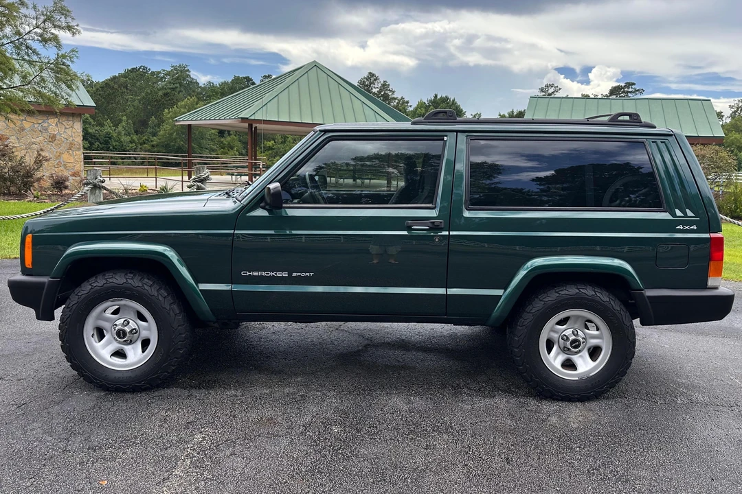 2000 Jeep XJ Cherokee - Image 3 of 31