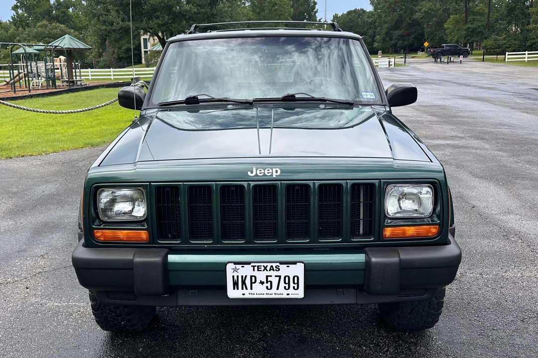 2000 Jeep XJ Cherokee - Image 2 of 31