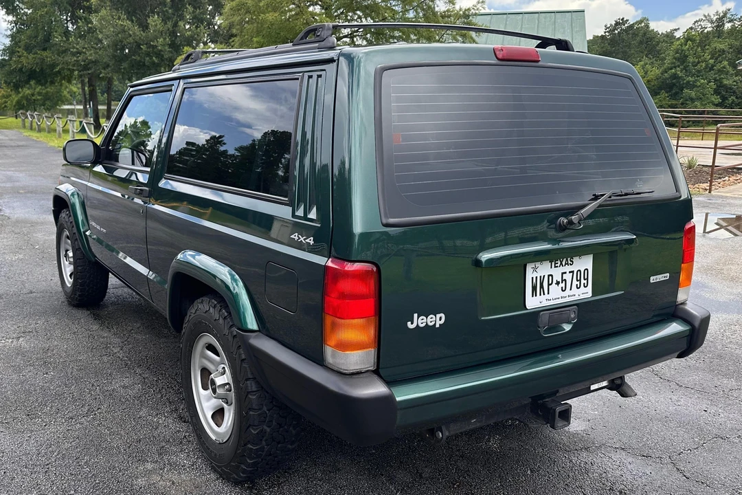 2000 Jeep XJ Cherokee - Image 4 of 31
