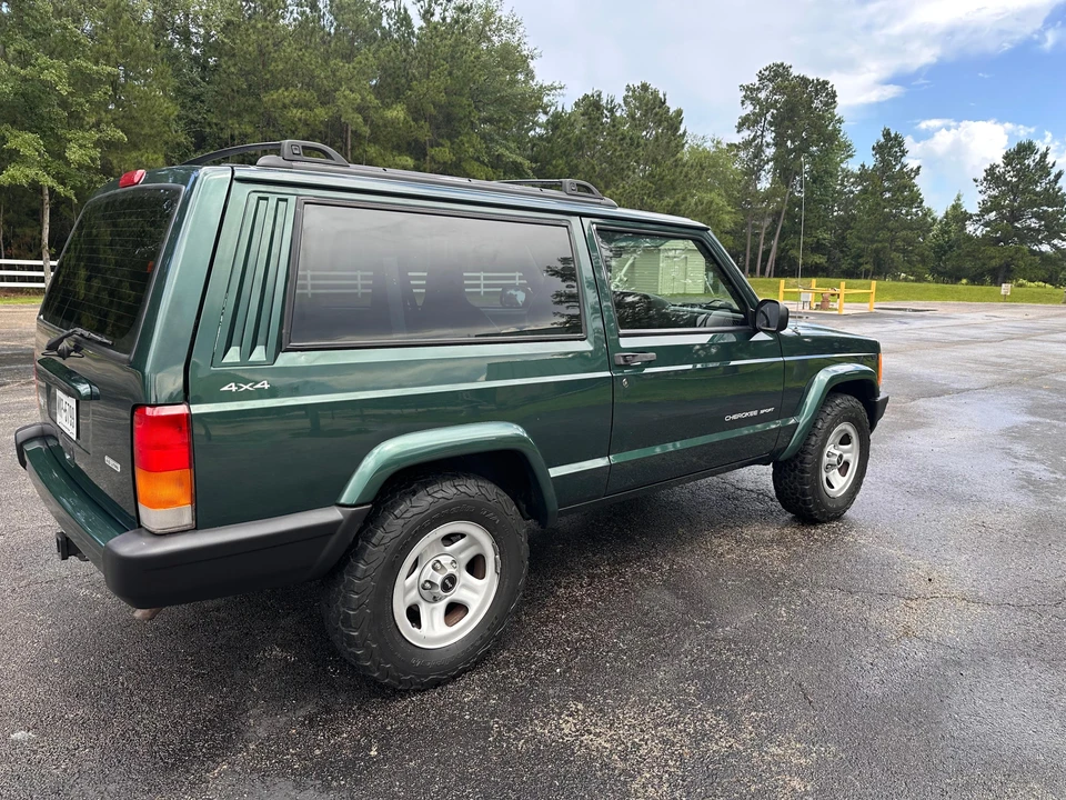 2000 Jeep XJ Cherokee - Image 10 of 31