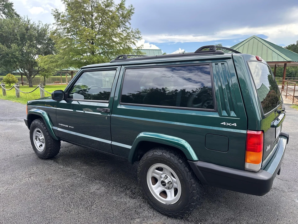 2000 Jeep XJ Cherokee - Image 8 of 31