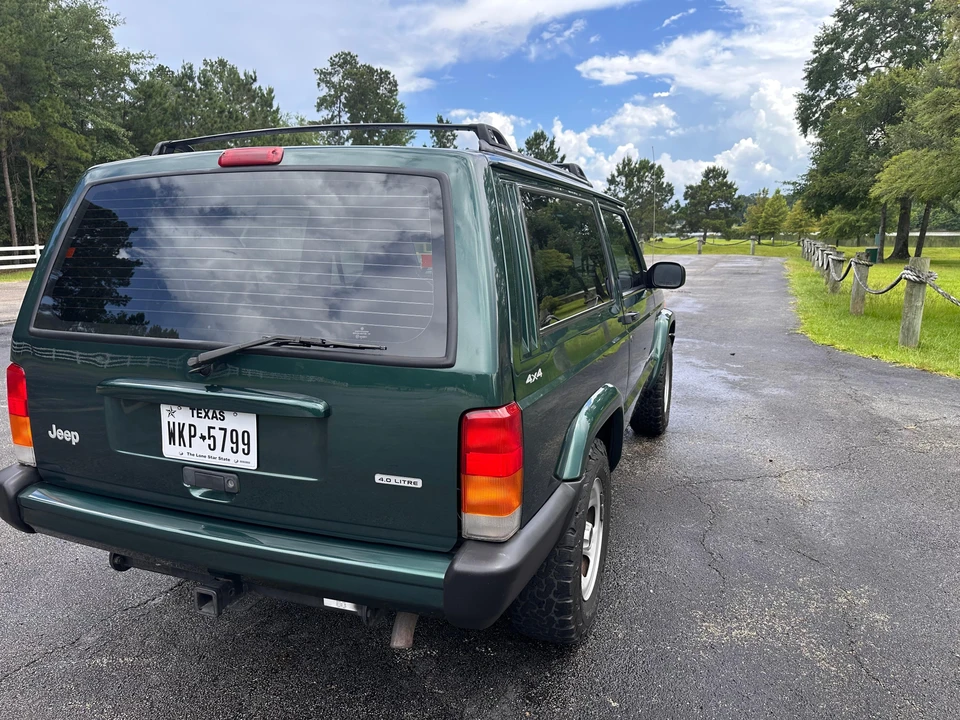 2000 Jeep XJ Cherokee - Image 9 of 31