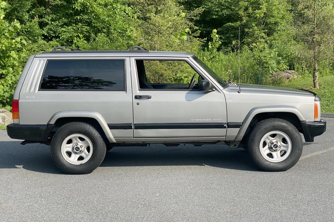 2000 Jeep XJ Cherokee - Image 3 of 5