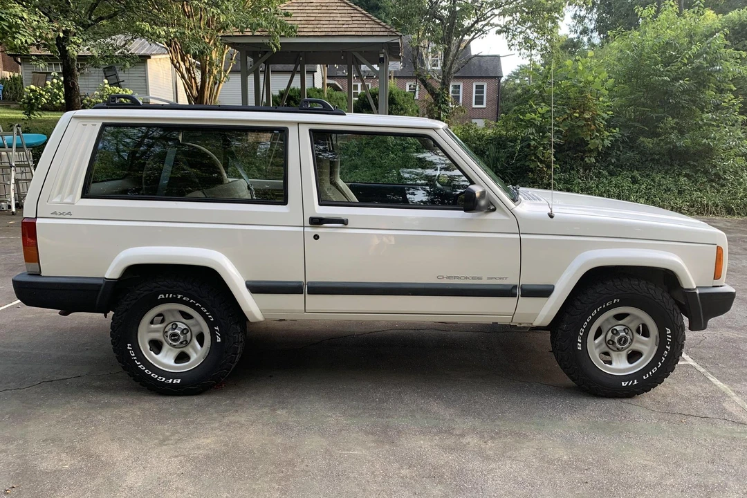 2000 Jeep XJ Cherokee - Image 3 of 6