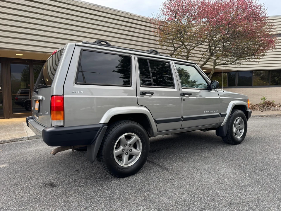 2000 Jeep XJ Cherokee - Image 24 of 31