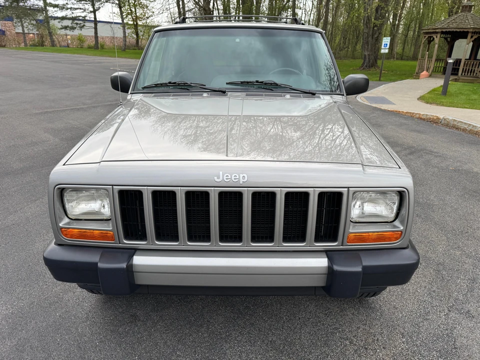 2000 Jeep XJ Cherokee - Image 6 of 31