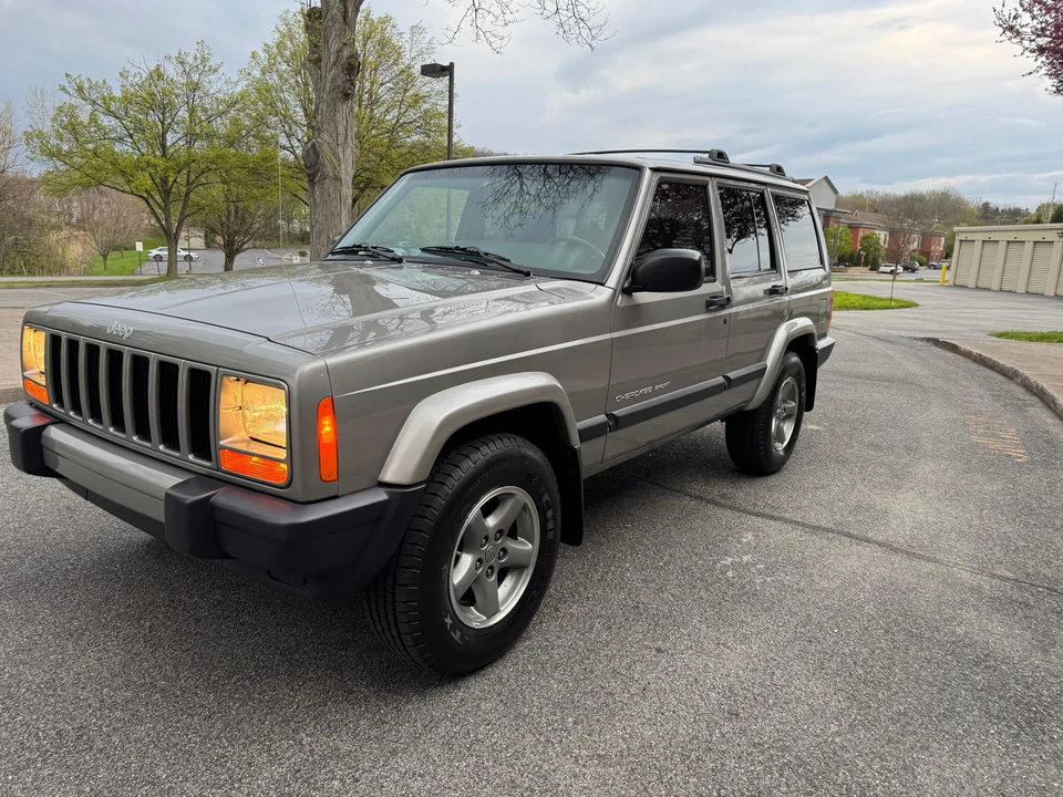 2000 Jeep XJ Cherokee - Image 8 of 31