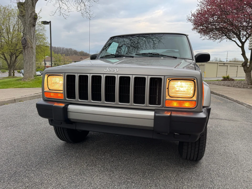 2000 Jeep XJ Cherokee - Image 7 of 31