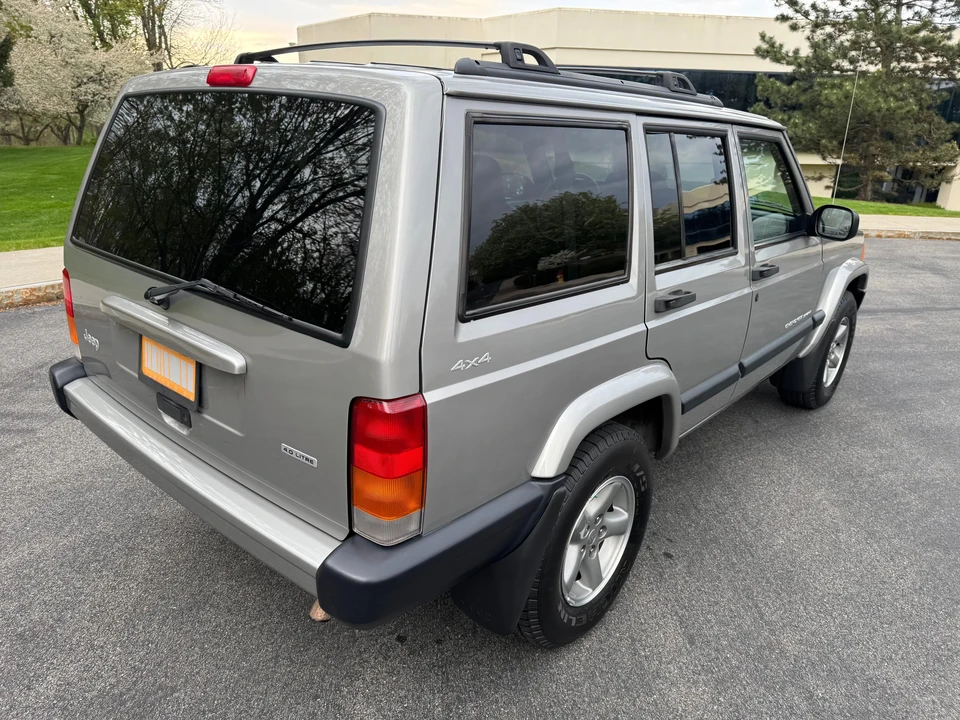 2000 Jeep XJ Cherokee - Image 22 of 31
