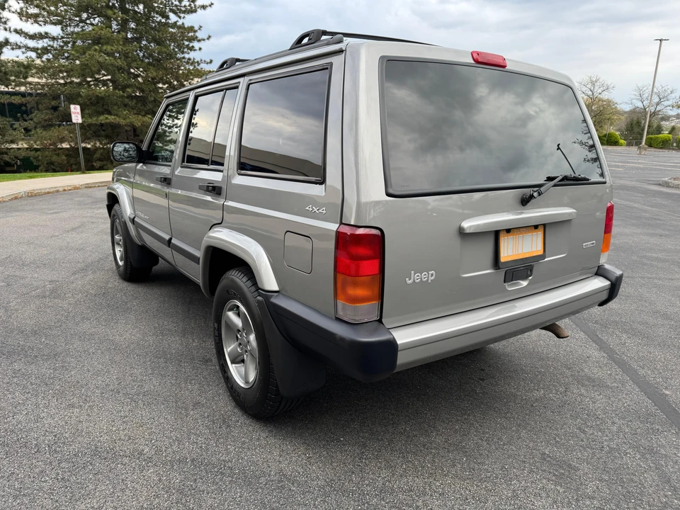 2000 Jeep XJ Cherokee - Image 14 of 31