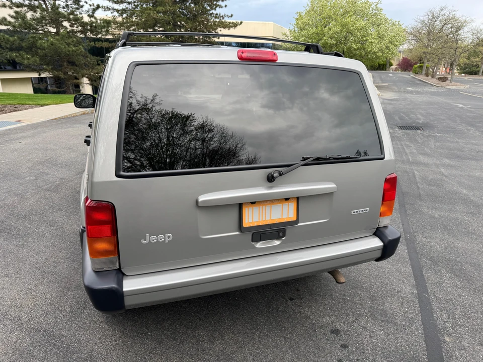2000 Jeep XJ Cherokee - Image 16 of 31