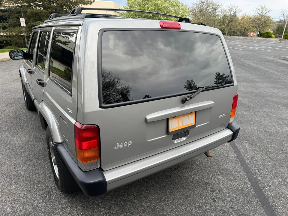 2000 Jeep XJ Cherokee - Image 17 of 31