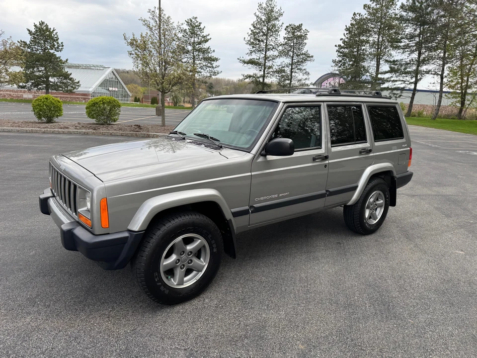 2000 Jeep XJ Cherokee - Image 9 of 31