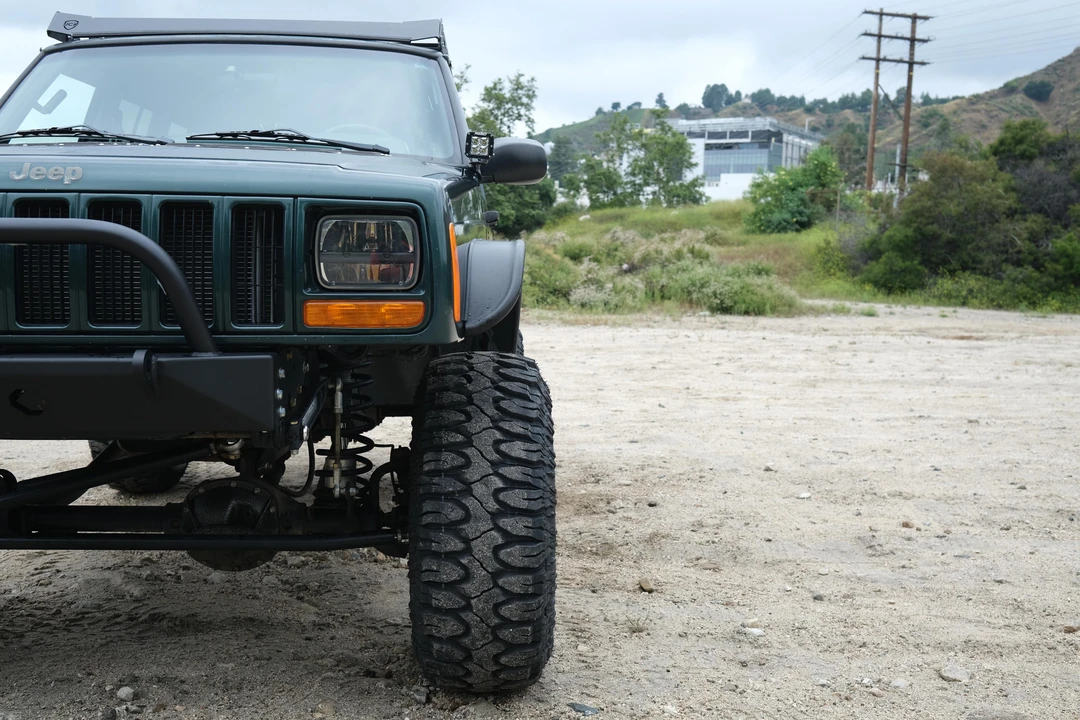2000 Jeep XJ Cherokee - Image 14 of 30