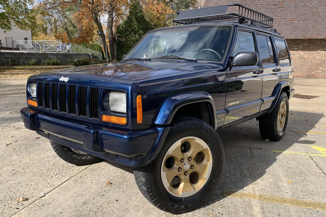 2000 Jeep XJ Cherokee - Image 2 of 31