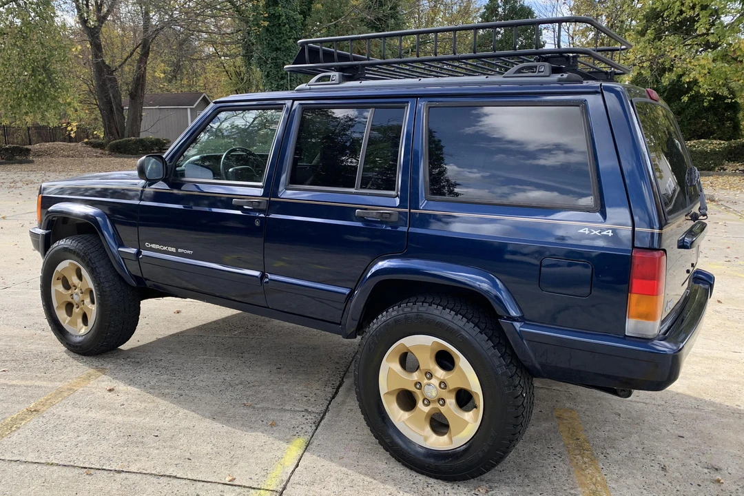 2000 Jeep XJ Cherokee - Image 4 of 31