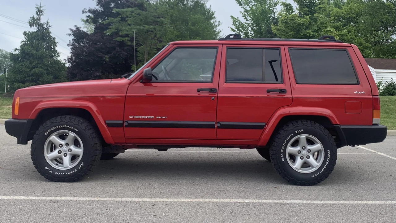 2000 Jeep XJ Cherokee - Image 8 of 31