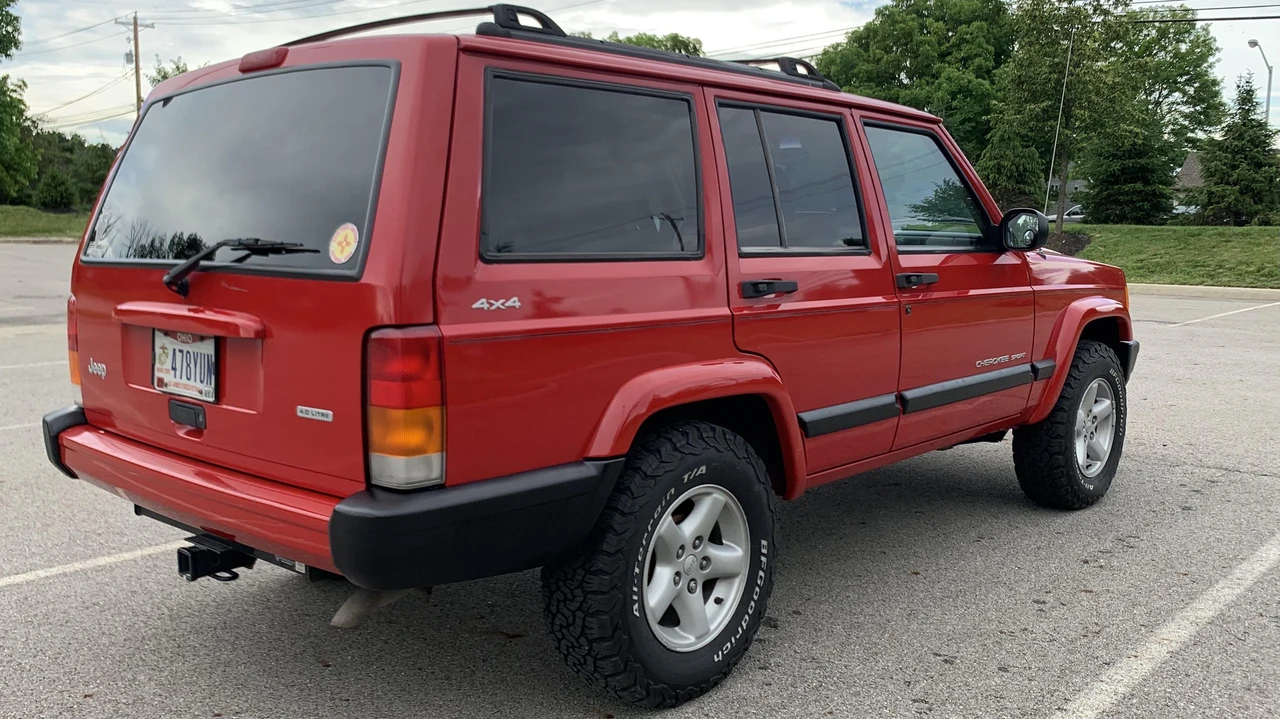 2000 Jeep XJ Cherokee - Image 11 of 31