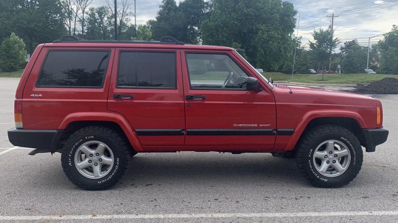 2000 Jeep XJ Cherokee - Image 12 of 31