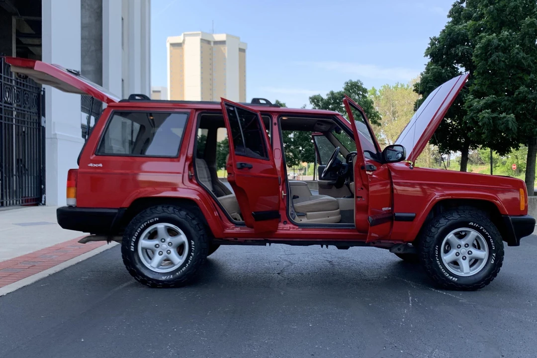 2000 Jeep XJ Cherokee - Image 5 of 31