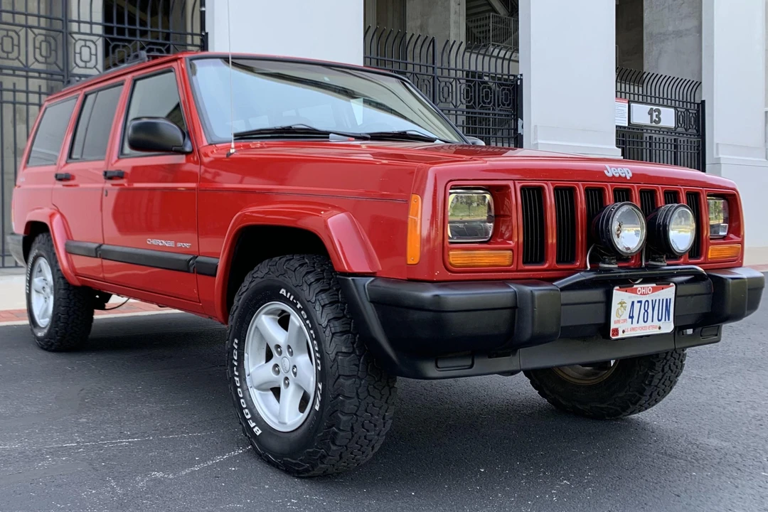 2000 Jeep XJ Cherokee - Image 2 of 31