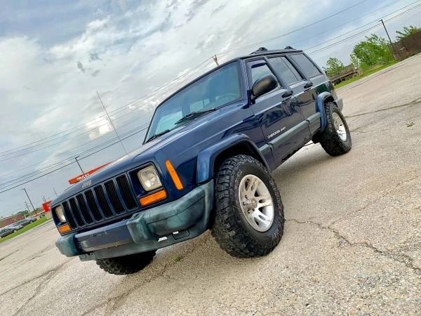 2000 Jeep XJ Cherokee - Image 2 of 31
