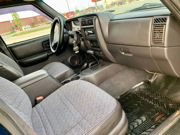 2000 Jeep XJ Cherokee - Image 19 of 31