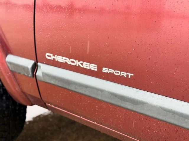 2000 Jeep XJ Cherokee - Image 27 of 31