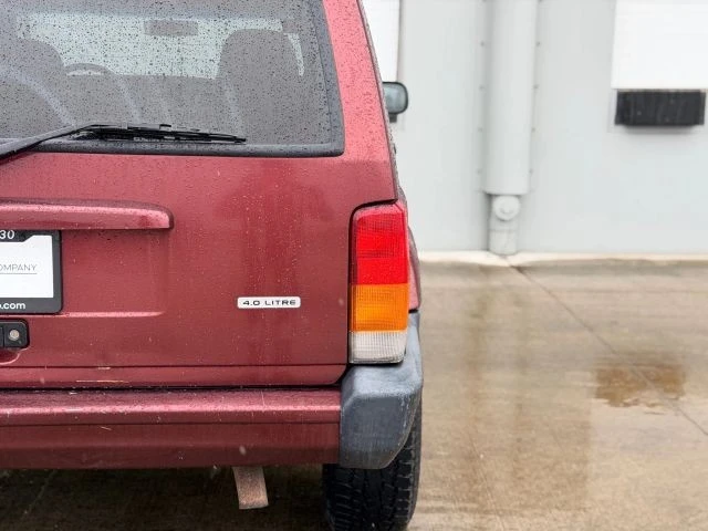 2000 Jeep XJ Cherokee - Image 26 of 31
