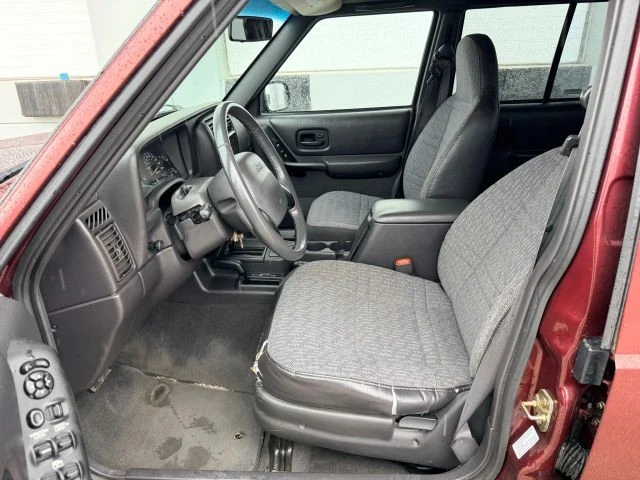 2000 Jeep XJ Cherokee - Image 10 of 31