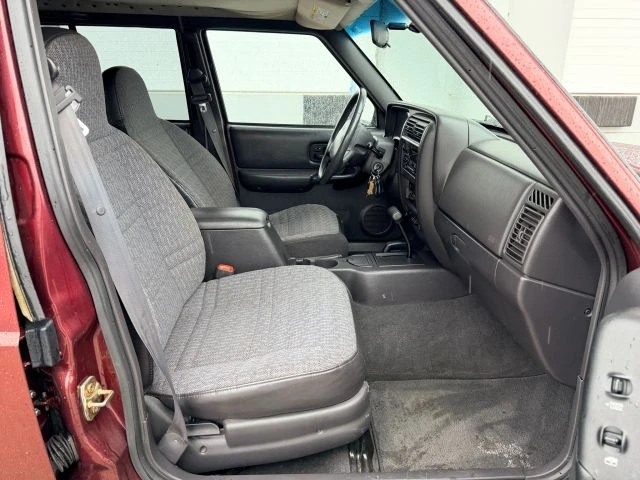 2000 Jeep XJ Cherokee - Image 14 of 31