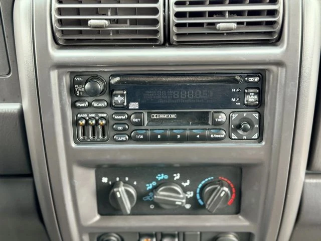 2000 Jeep XJ Cherokee - Image 21 of 31