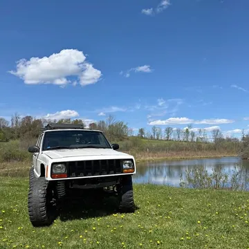 2000 Jeep Cherokee Sport SUV 4D