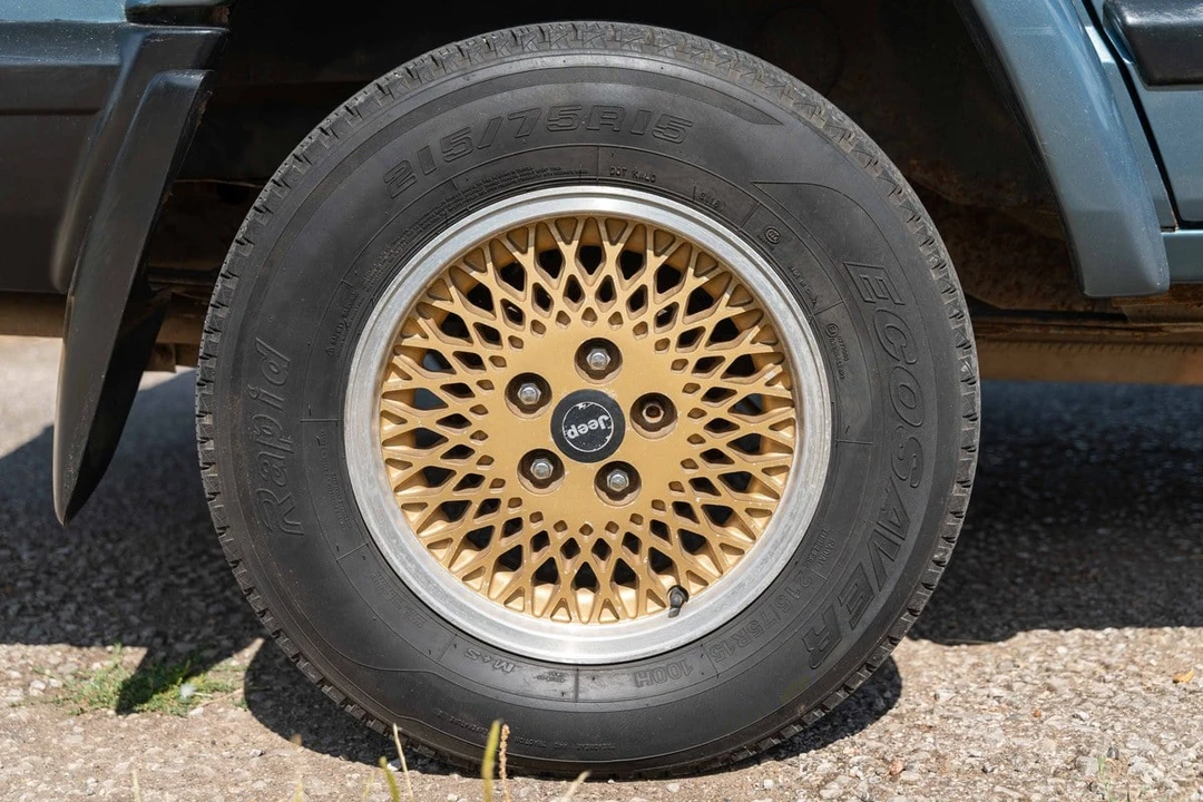 2000 Jeep XJ Cherokee - Image 20 of 30