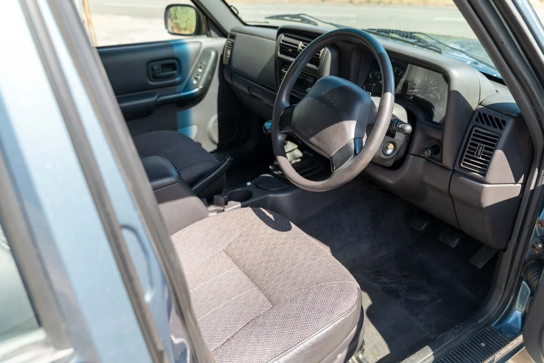 2000 Jeep XJ Cherokee - Image 22 of 30