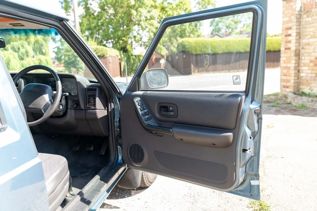 2000 Jeep XJ Cherokee - Image 29 of 30