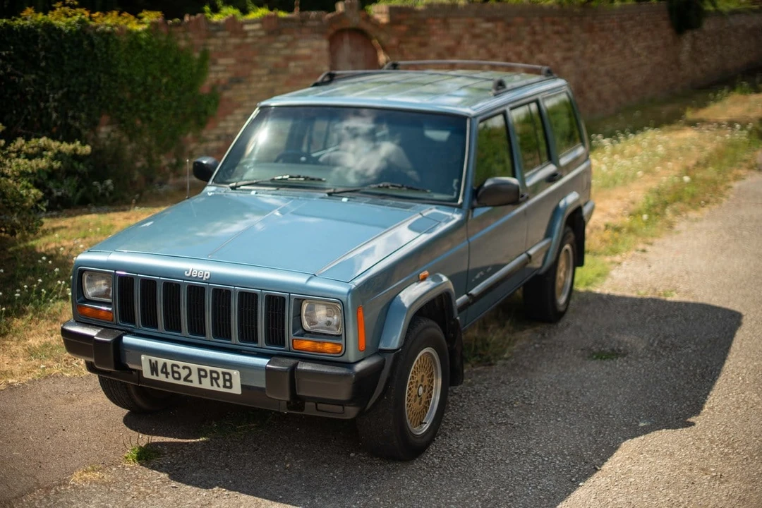 2000 Jeep XJ Cherokee - Image 13 of 30