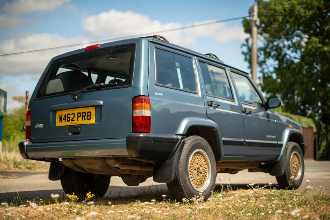 2000 Jeep XJ Cherokee - Image 14 of 30