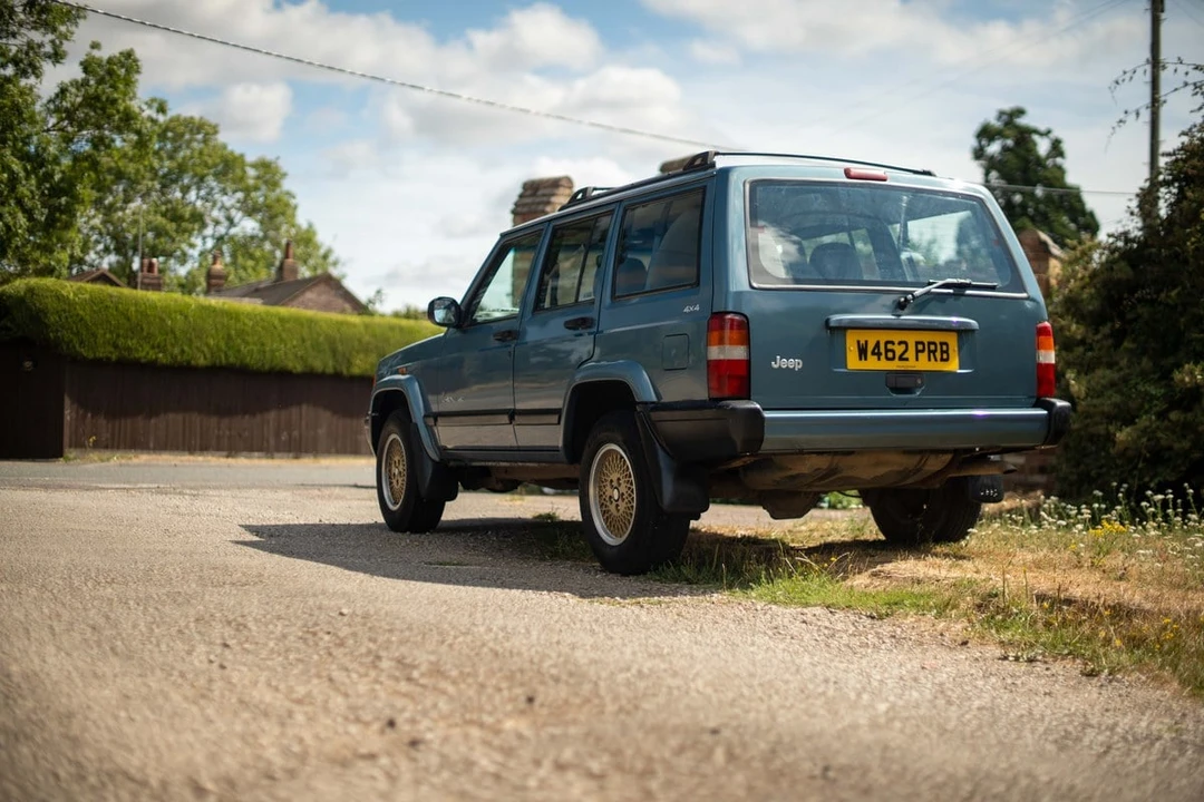 2000 Jeep XJ Cherokee - Image 16 of 30